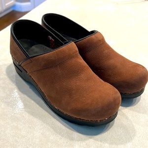 Sanita Clogs (size 38)